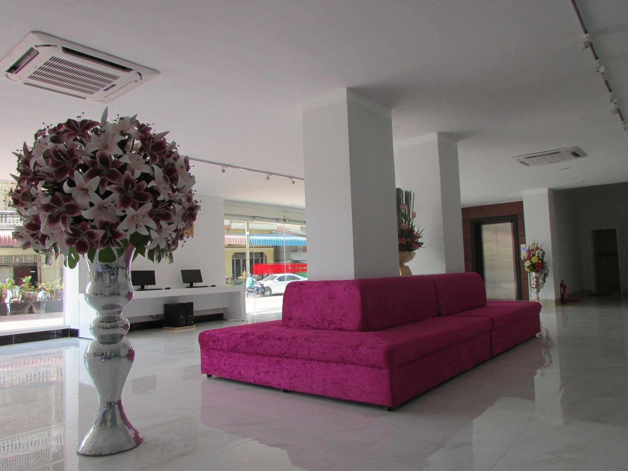 Sen Han Hotel Phnom Penh Extérieur photo