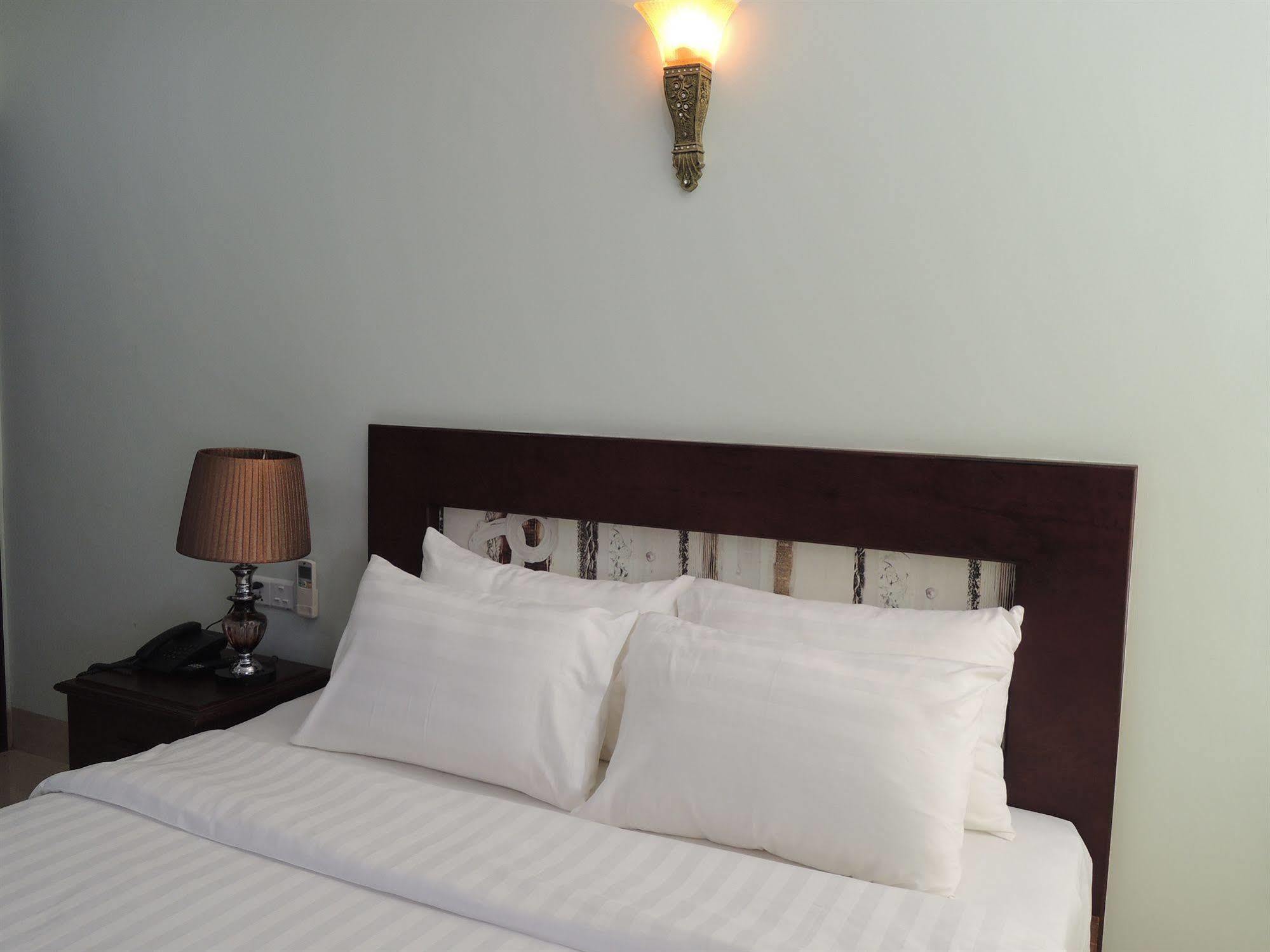 Sen Han Hotel Phnom Penh Extérieur photo