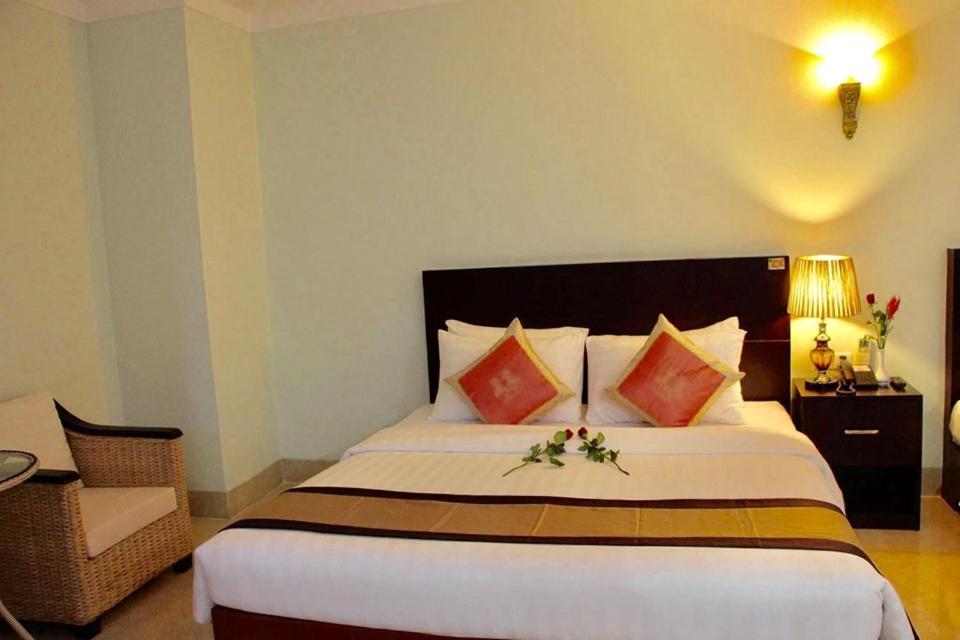 Sen Han Hotel Phnom Penh Extérieur photo